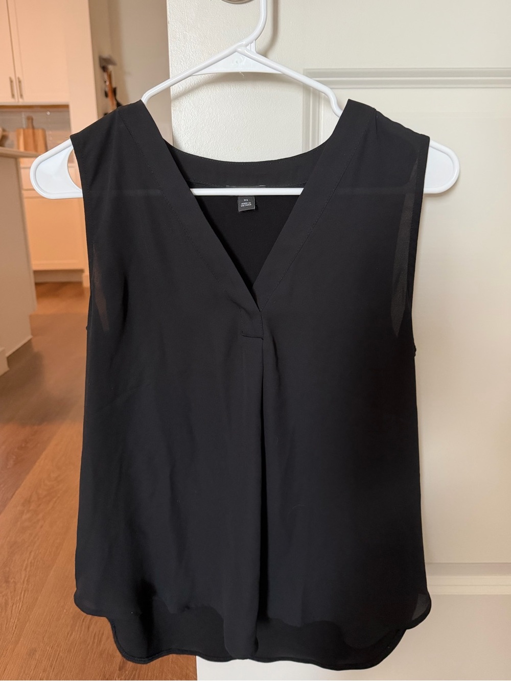 Ann Taylor Black Sleeveless V-Neck Blouse